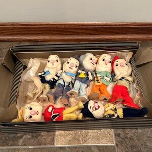 Vinatge Snow White and the Seven Dwarfs set from Japan